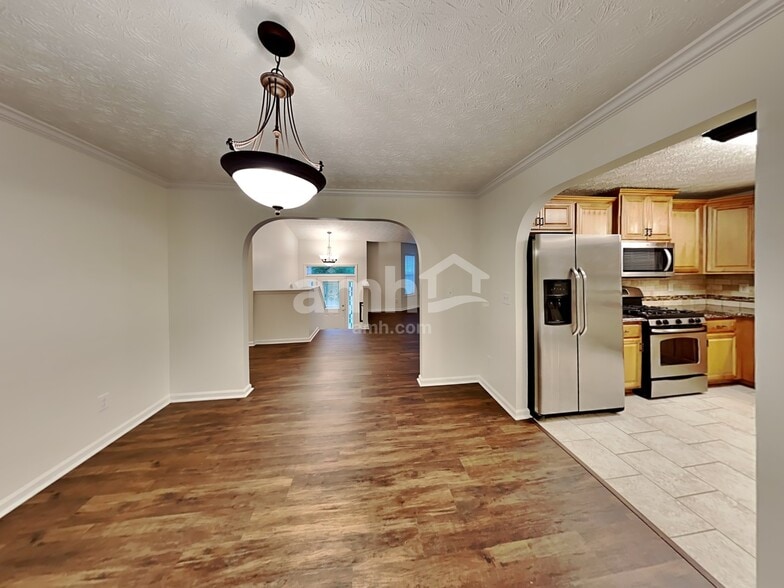 Building Photo - 2631 Abbots Glen Dr NW