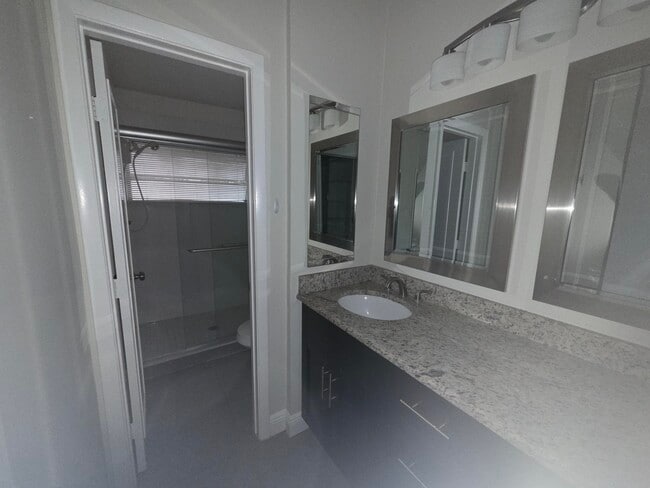 Building Photo - 7890 Lago Del Mar Dr