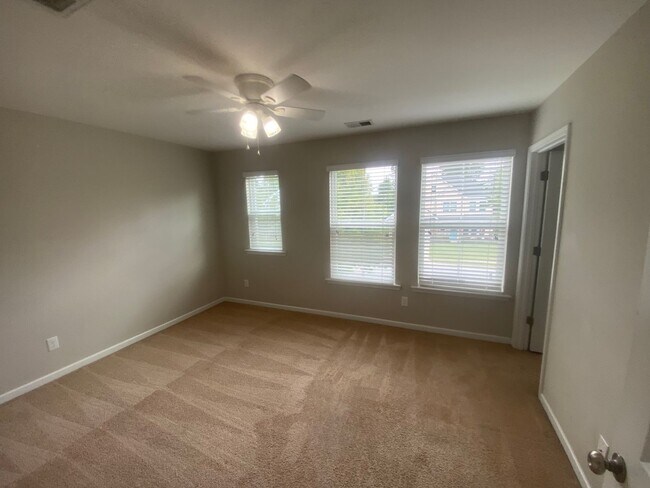 Building Photo - 4 Bedrooms 2.5 Baths in Richmond Hill, Available in 8/10/26!! Located in the sought-after Buckhea...