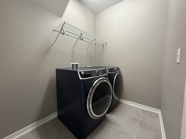 Building Photo - 105 Creve Core Dr
