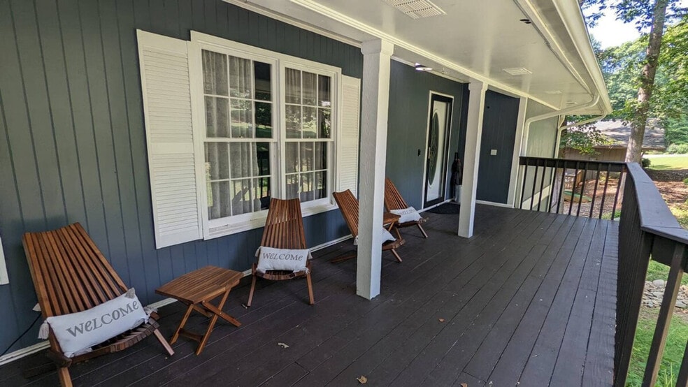 Building Photo - 1303 Colony Dr