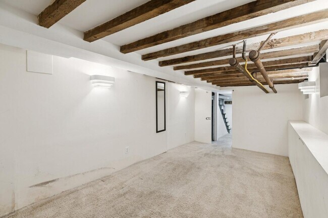 Building Photo - 1228 Catharine St