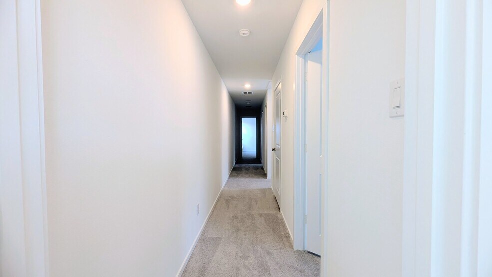 Building Photo - 732 Sandhill Crane Ln