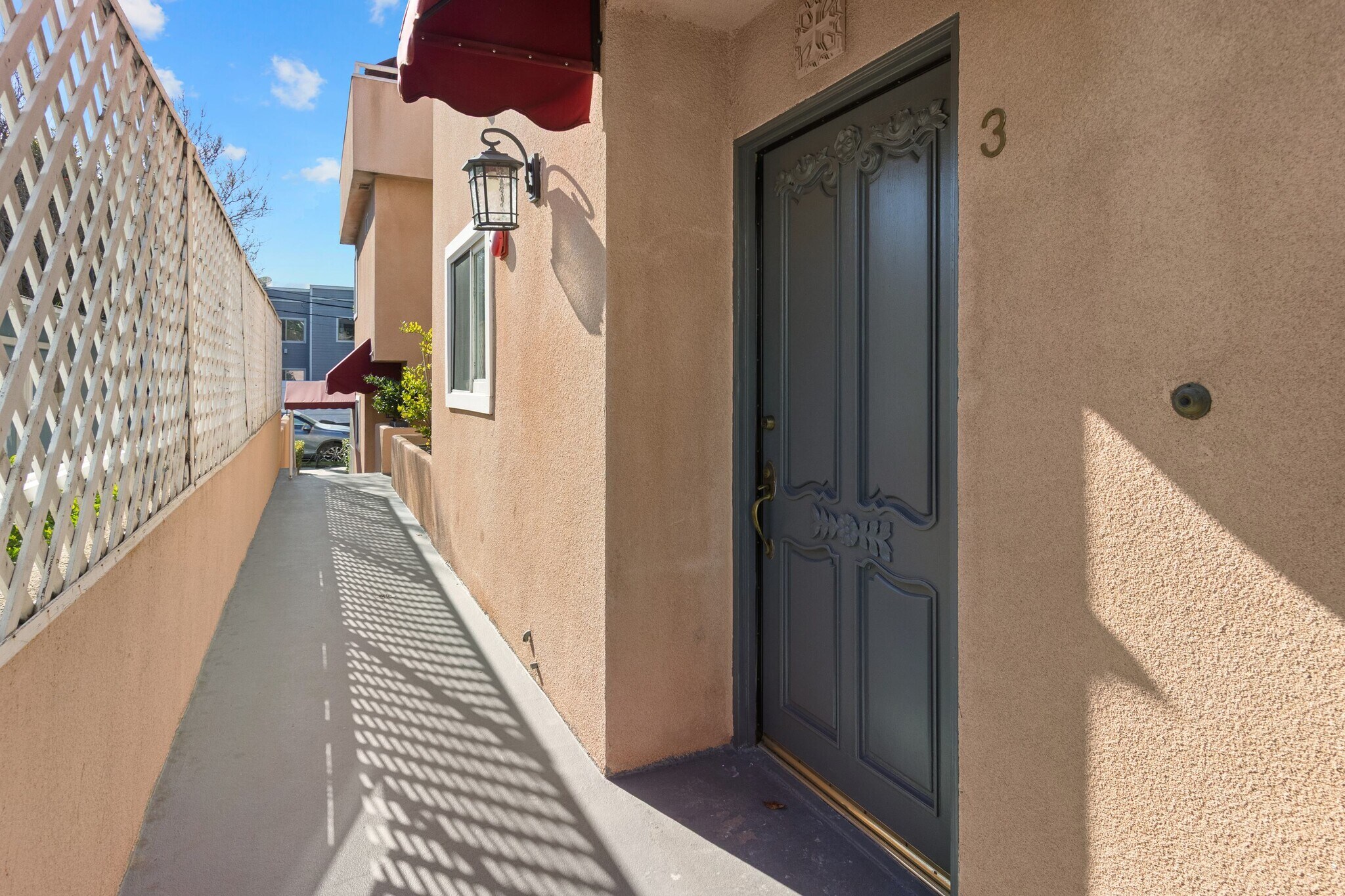 Building Photo - 321 W Dryden St