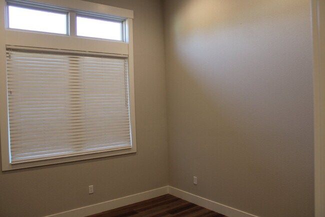 Building Photo - Gorgeous 3 Bedroom, 2 Bath Home in Rural D...