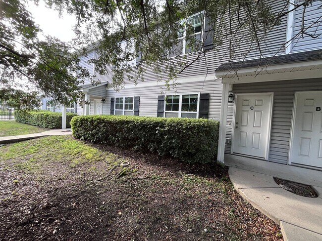 Primary Photo - 202 Jordan Ln