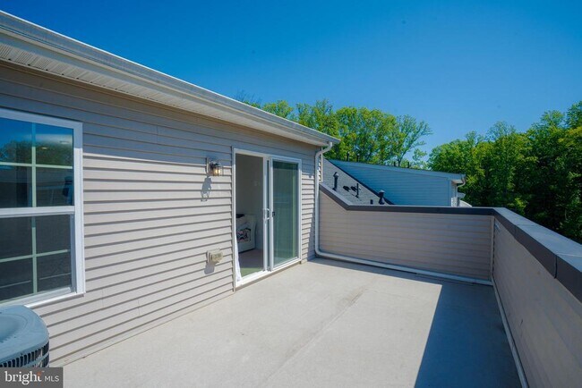 Building Photo - 8210 Goldstone Ct