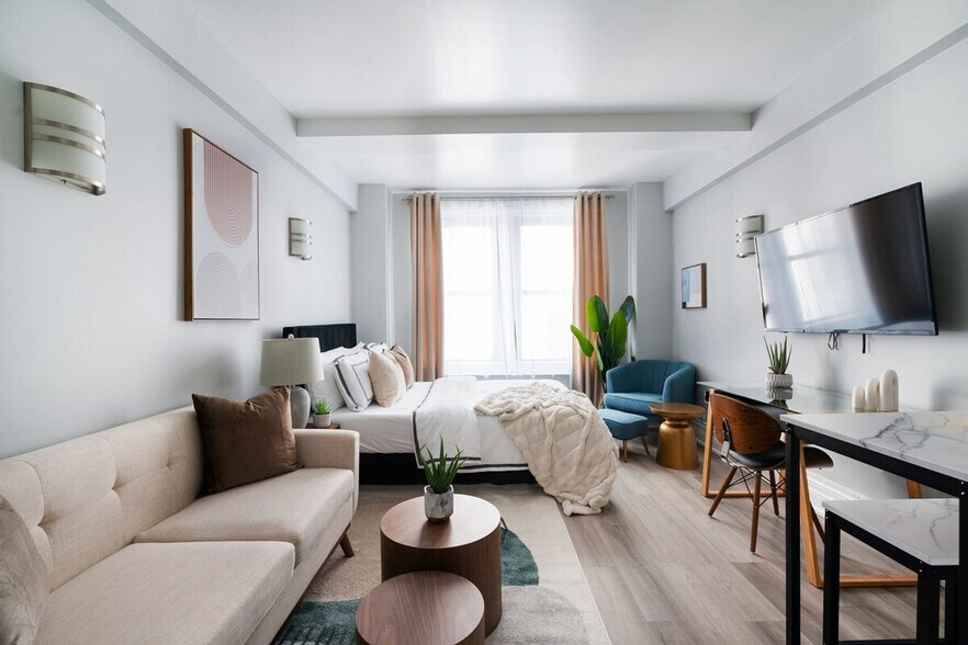 Building Photo - 240 W 73rd St