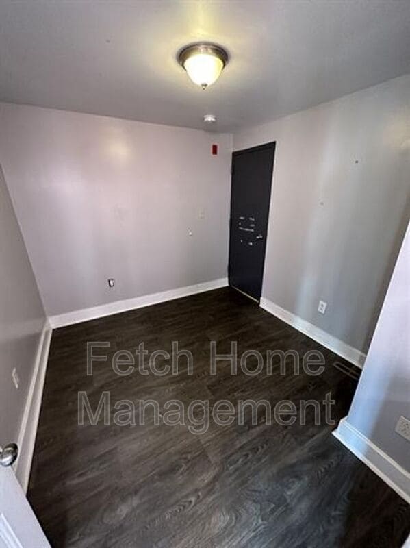 Building Photo - 208 W Vine St