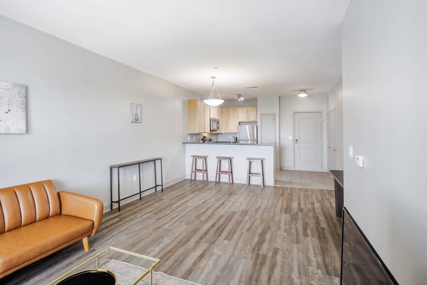 Building Photo - 121 E Freedom Way