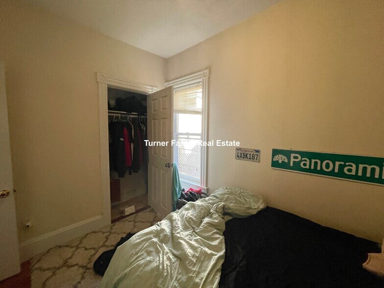 Building Photo - 68 Winchester St