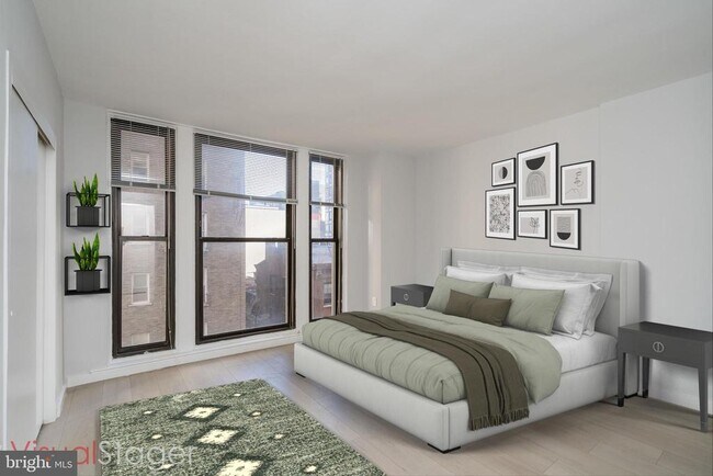 Building Photo - 135 S 19th St
