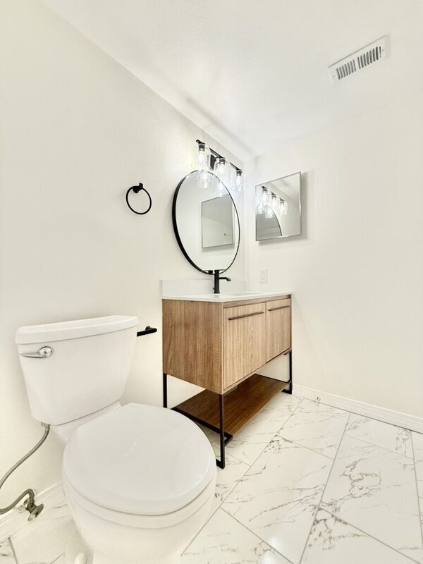 Building Photo - 2400 Feather Sound Dr