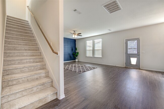 Building Photo - 5027 Brewcastle Ln