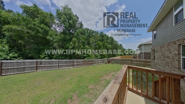 Building Photo - Spacious 5-Bedroom Home with Bonus Living ...