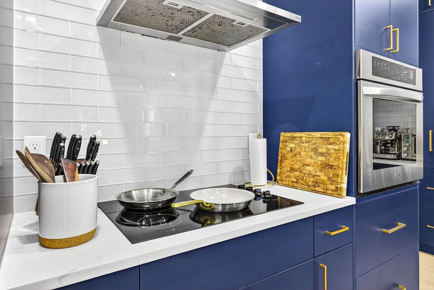 Building Photo - 1200 E Jean St