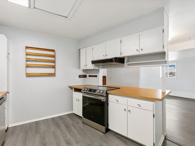 Building Photo - 1708 Probasco Way