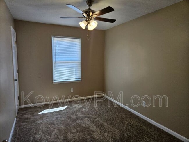 Building Photo - 2326 Greengate Dr