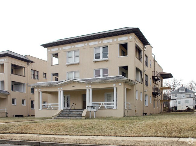 Building Photo - 3405 Fairview Ave