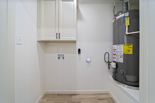 Building Photo - 3322 Gary Ln