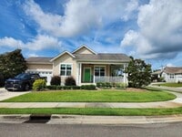 Building Photo - 821 Wildflower Dr