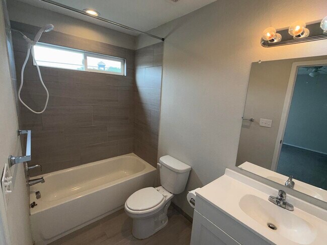 Building Photo - 6918 Crestway Dr