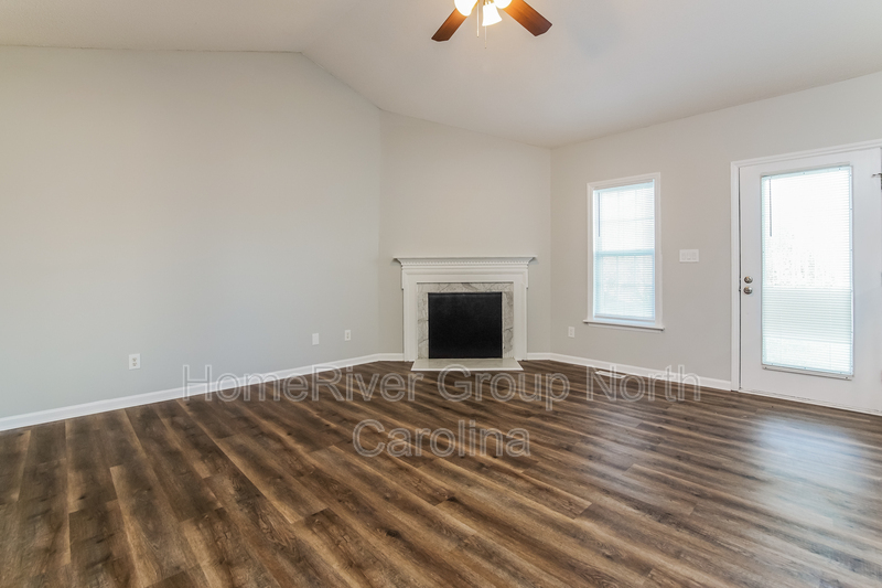 Building Photo - 3429 Deer Trace Ln