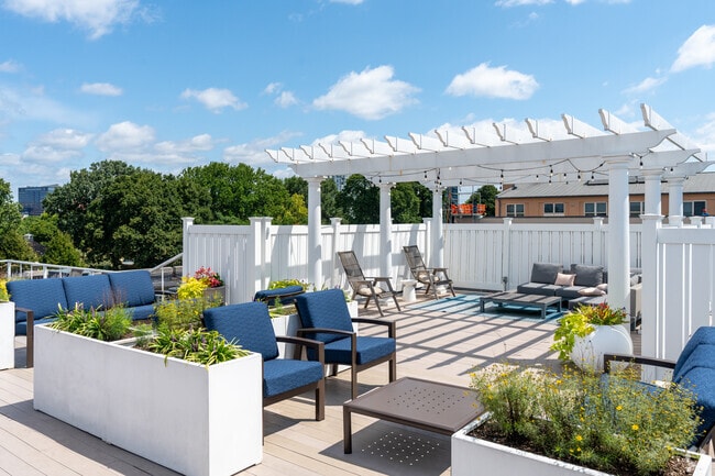 Building Photo - Harbor Hill Apartments