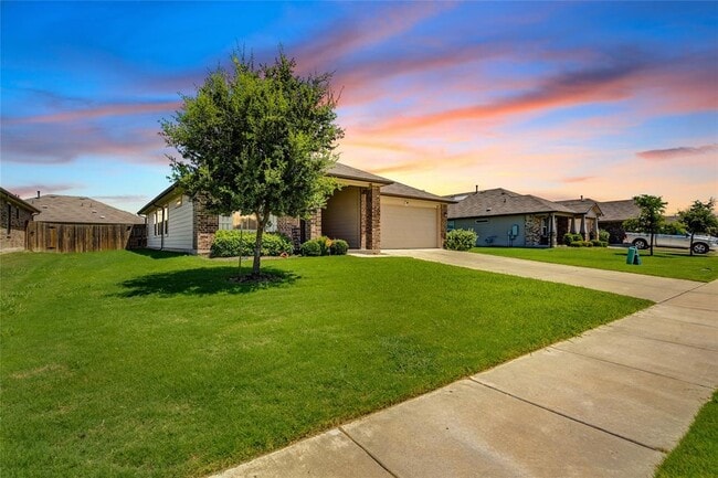 Building Photo - 303 Marimoor Dr