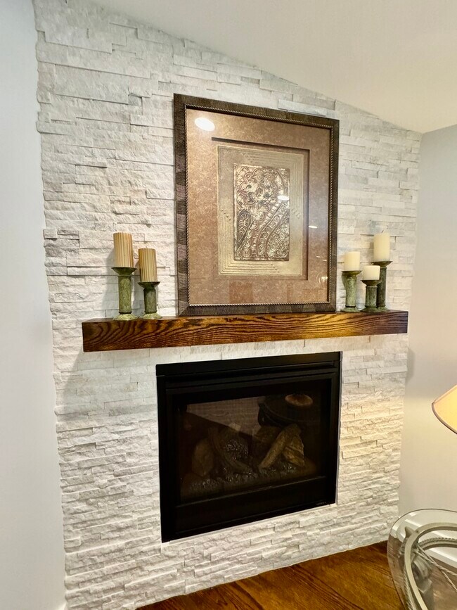 Building Photo - 628 Krpan Ct