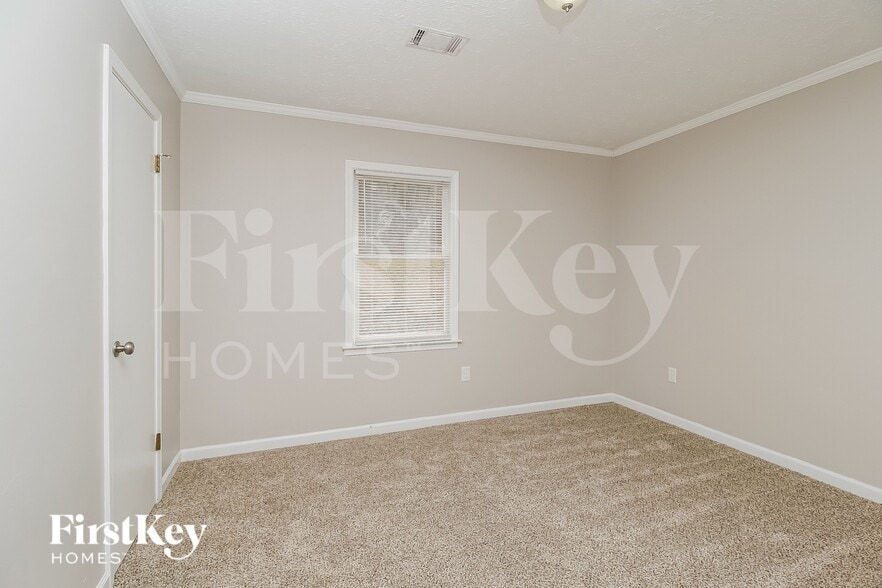 Building Photo - 388 Scenic Ln