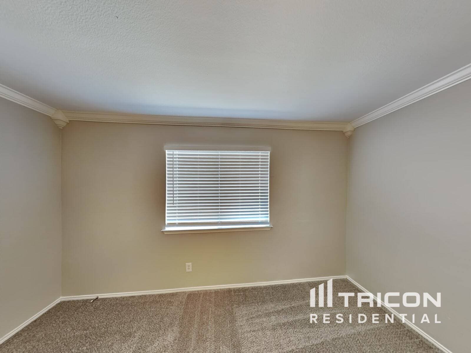 Building Photo - 1575 Wildflower Dr