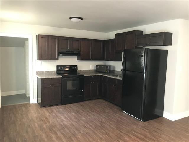 Building Photo - 404 S Walnut St