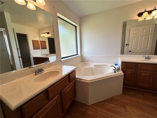 Building Photo - 1109 Pamplin Ct