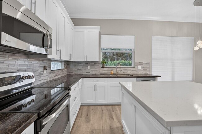 Building Photo - 4210 Key Lime Blvd