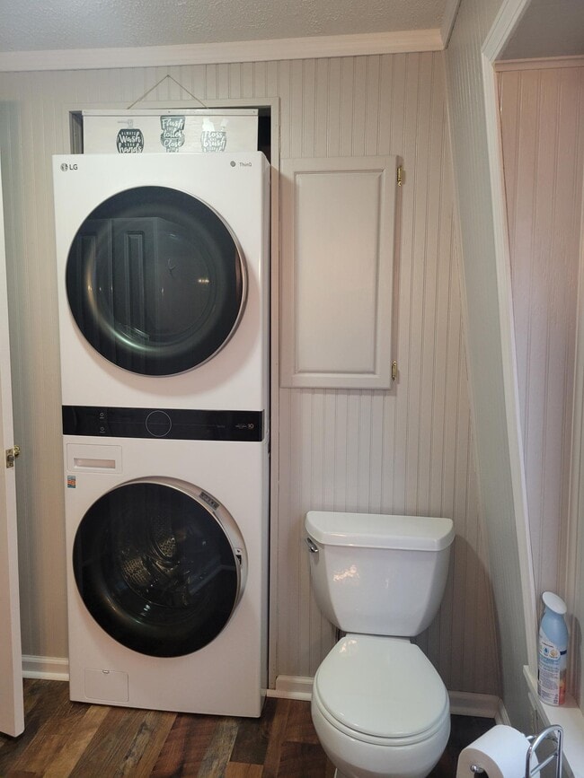 Building Photo - 133 Rugby Ct