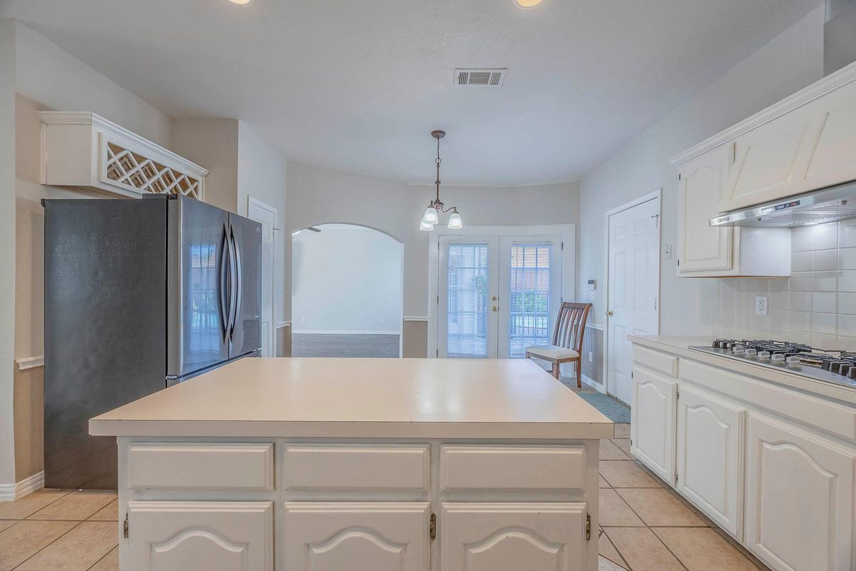 Building Photo - 2705 Trophy Dr