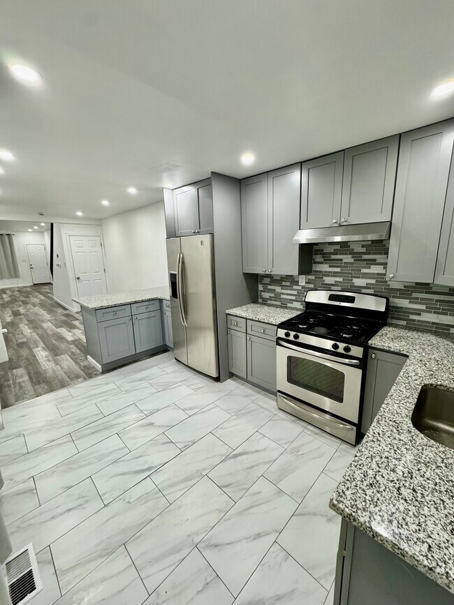 Building Photo - 1828 E Orleans St