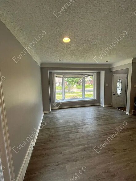 Building Photo - 14233 Piedmont St