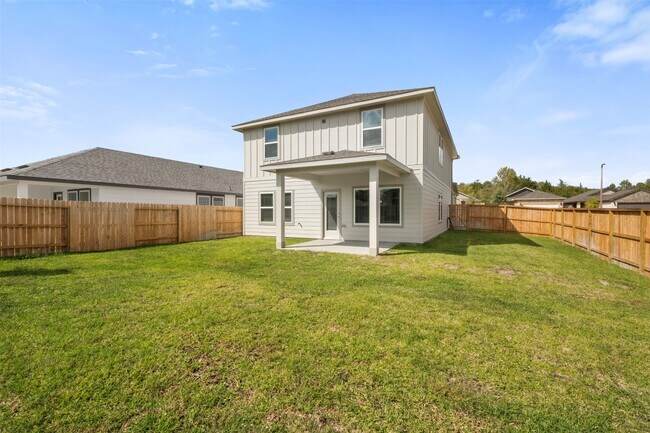 Building Photo - 251 Charles Rdg Dr