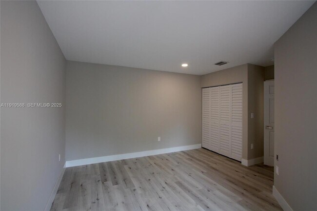 Building Photo - 935 Lemonwood Ct