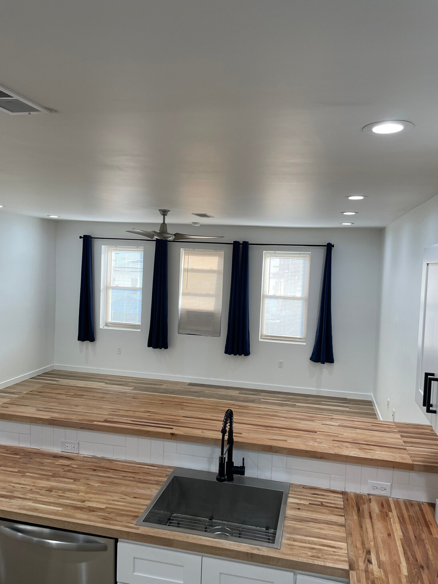 living room - 1105 S 47th St