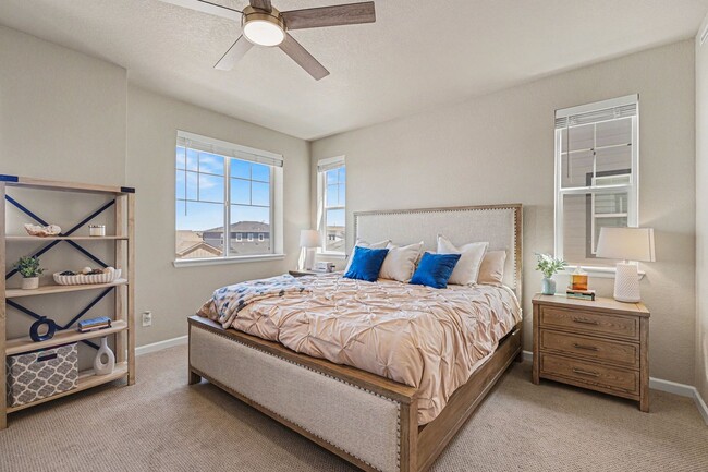 Building Photo - Gorgeous 3 bed 2.5 bath Home Available in Parker!
