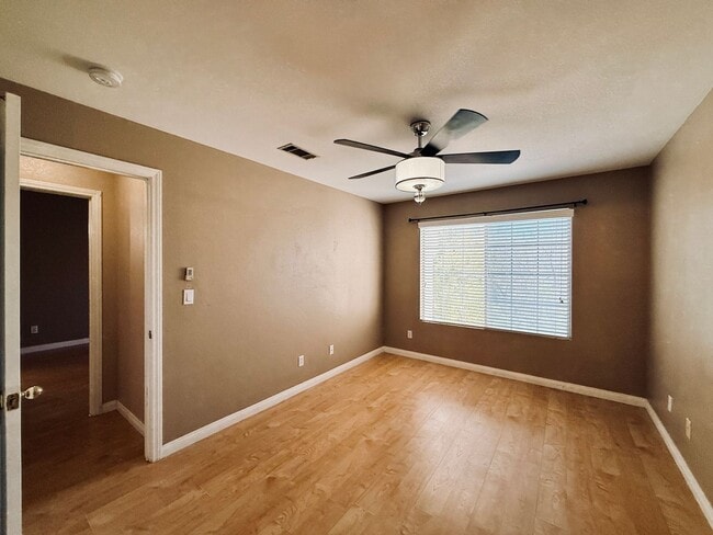 Building Photo - BEAUTIFUL 2 STORY TOWNHOME LOCATED IN THE SOUTHWEST!