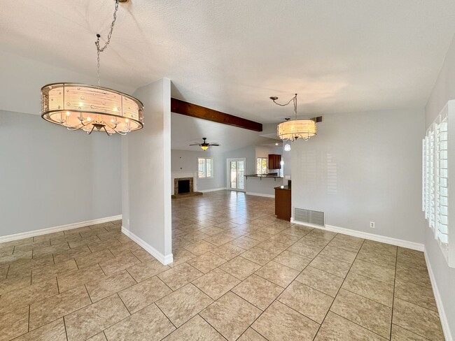 Building Photo - Stunning 4B/2BA House in San Marcos!