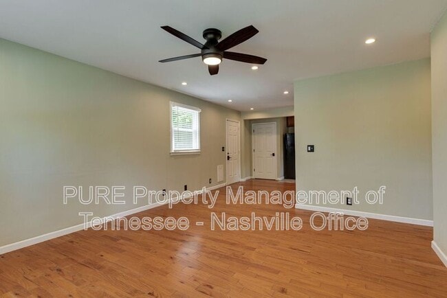 Building Photo - 110 Woodridge Dr