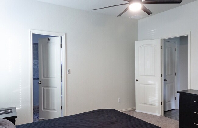 Building Photo - 8331 Bending Willow