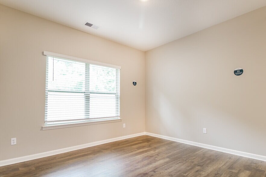 Building Photo - 365 Beau Tisdale Dr