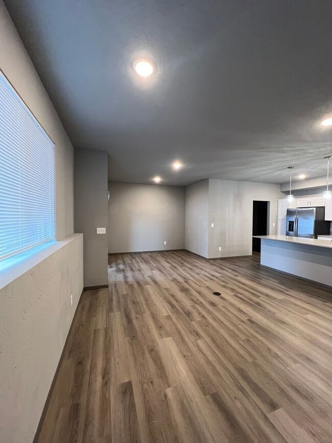 Building Photo - 1306/1308 E Farwell