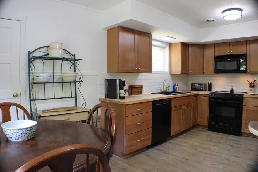 Building Photo - 107 Cori Dr